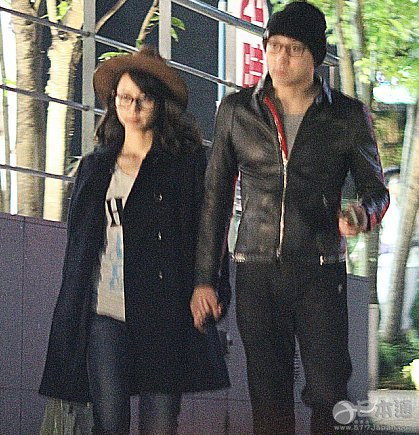 堀北真希&山本耕史婚后牵手恩爱照曝光