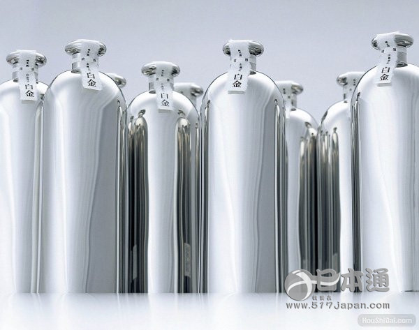 性冷淡与性热烈之间站着日本设计