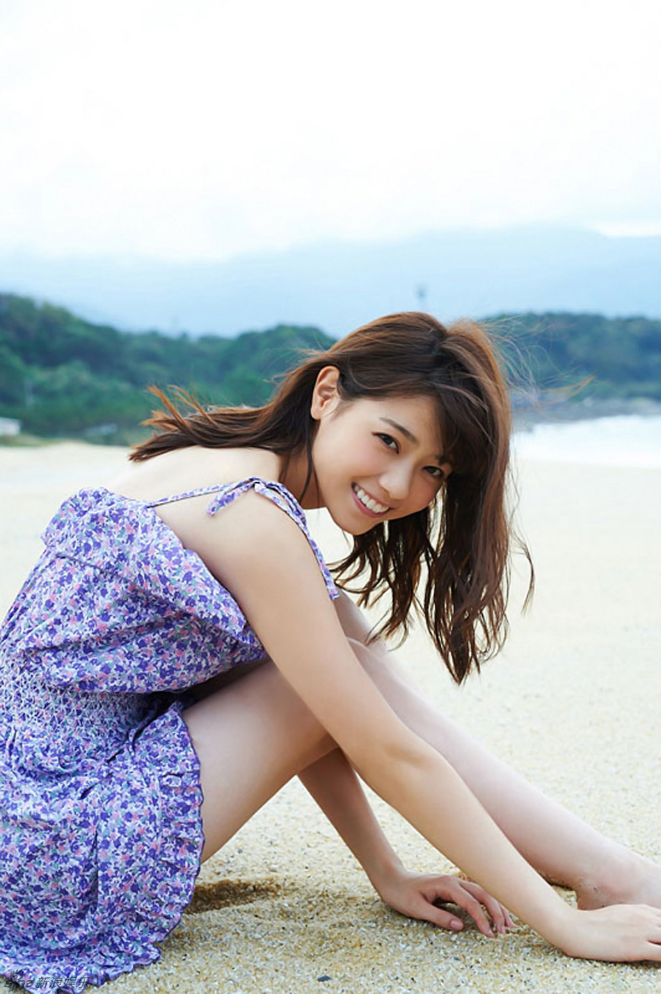 日本偶像女星西野七濑海边嬉戏清新迷人 日本通