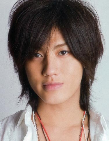 赤西仁现身“爱奇艺尖叫之夜” 获两项大奖