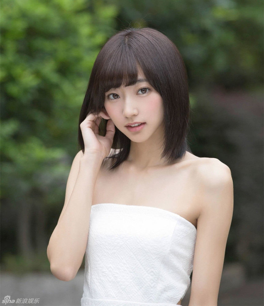 日本97年萌妹家居写真 皮肤白皙清纯可爱