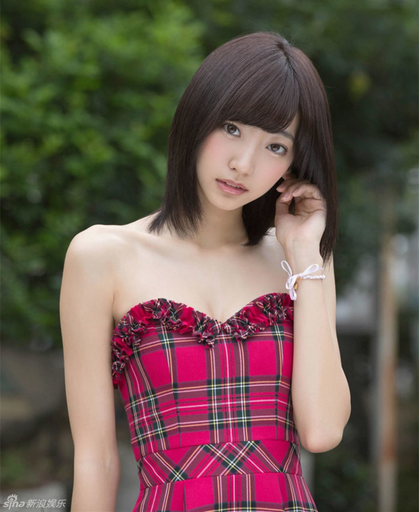 日本97年萌妹家居写真 皮肤白皙清纯可爱