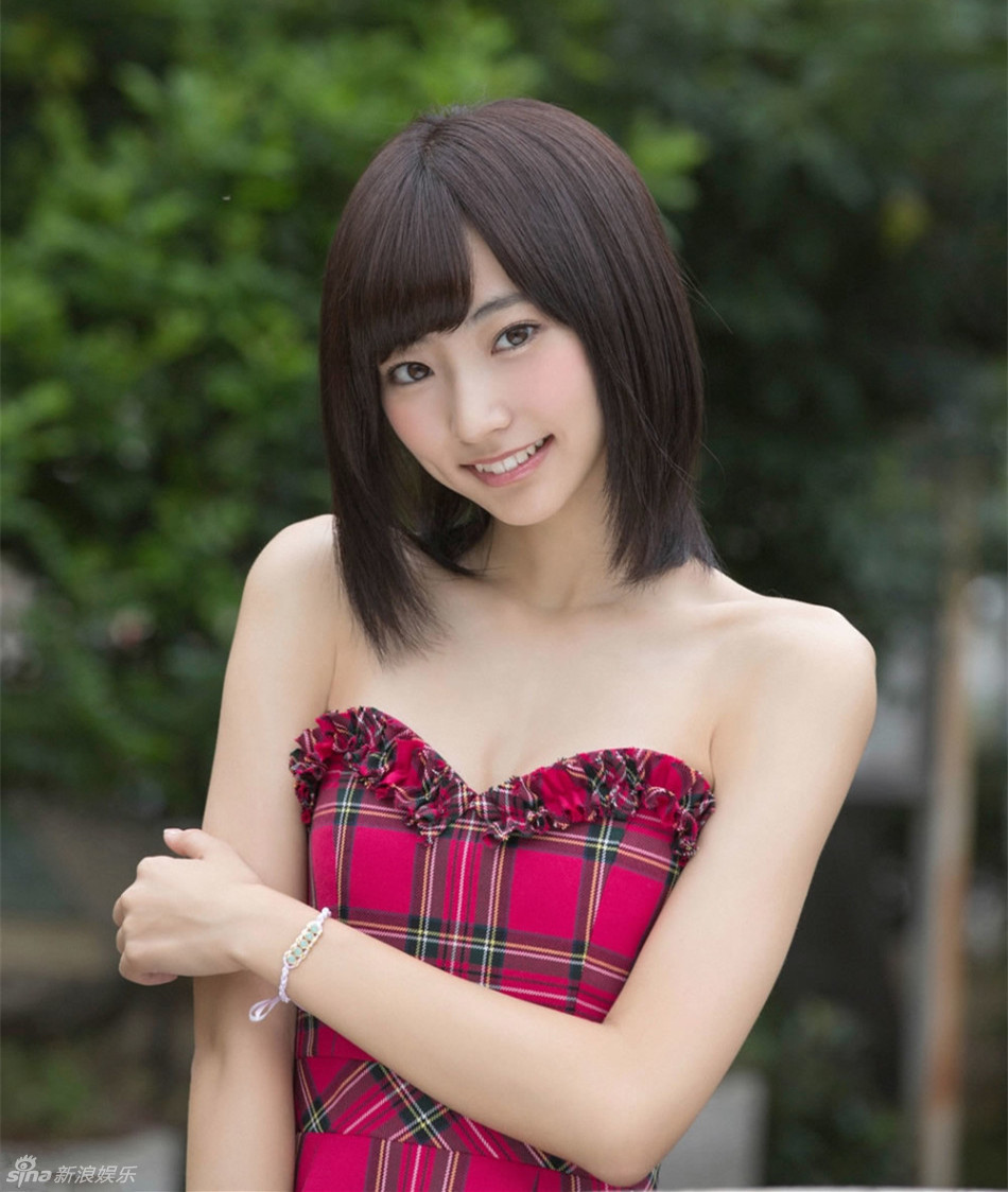 日本97年萌妹家居写真皮肤白皙清纯可爱