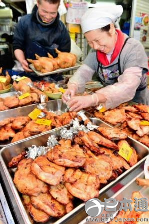 圣诞节到来 日本神户市鸡肉产品热销