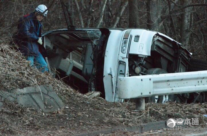 日本轻井泽巴士坠崖 已造成14死27伤