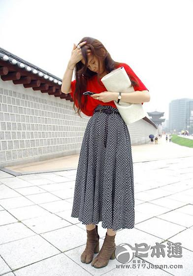 日本人为什么喜欢拿袜子当鞋子呢？