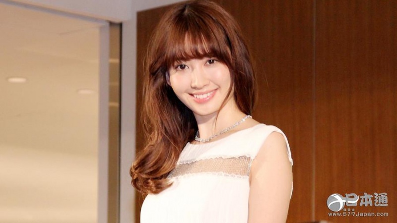 小嶋阳菜透露毕业内幕“两年前就想好了”