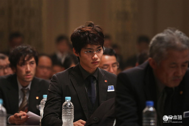 小栗旬《恶魔蛙男》公开最新预告视频和海报