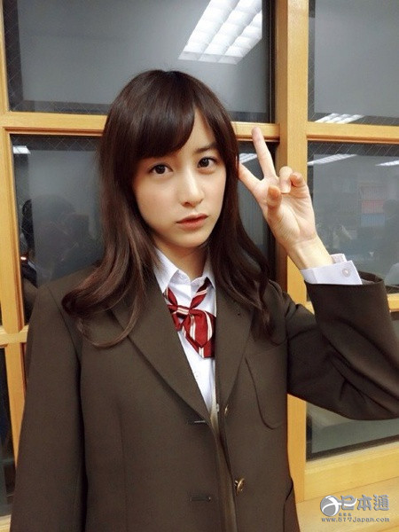日本女演员、模特山本美月迎25岁生日
