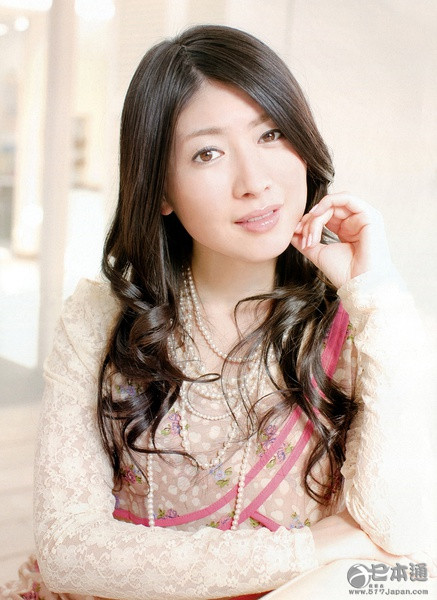 日本著名女性声优茅原实里迎36岁生日