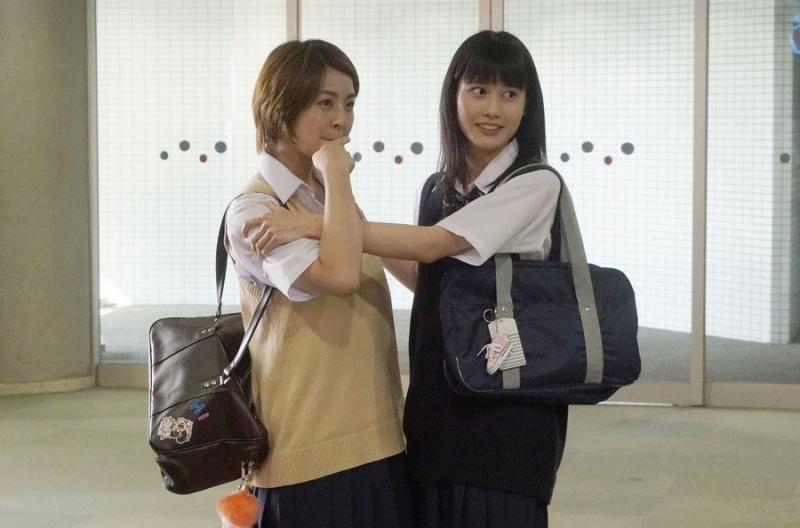 日本演员桥本爱主演的电影《到这里迎接无聊》的剧照来袭