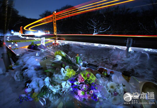 日本滑雪巴士坠崖续报 事故发生时超速&挂空档