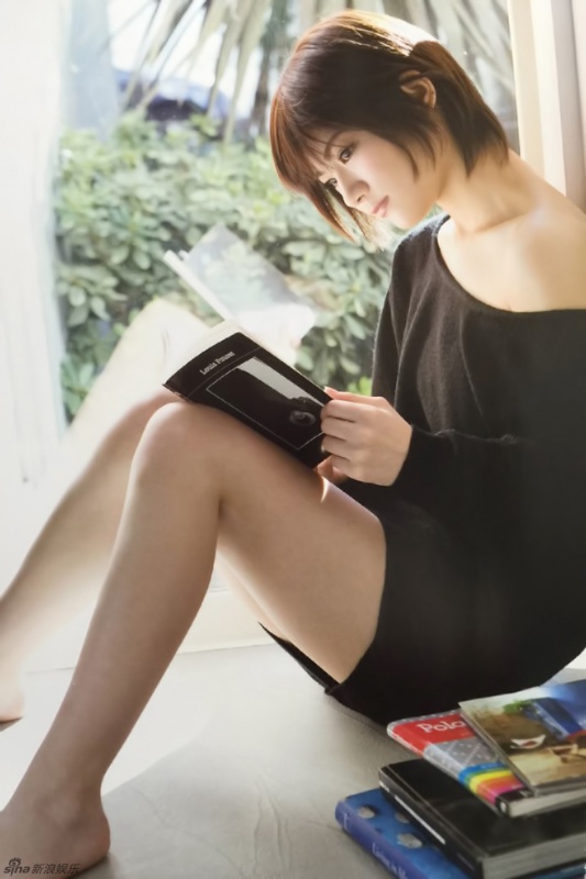 日本短发女星若月佑美拍写真 清新自然