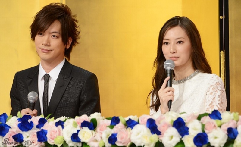 北川景子晒2克拉婚戒与老公甜蜜亮相 日本通