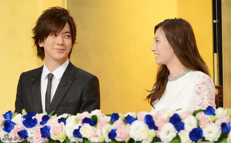 北川景子晒2克拉婚戒与老公甜蜜亮相 日本通