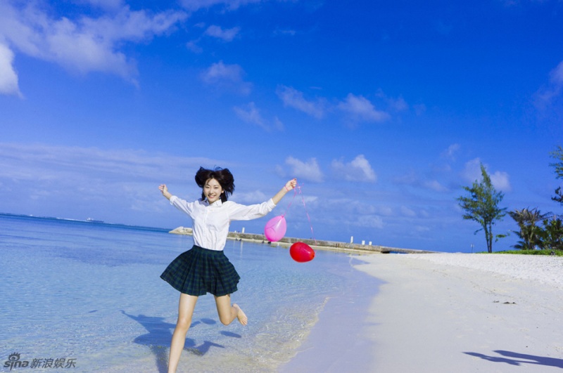 日本女星武田玲奈海边写真 上演湿身诱惑