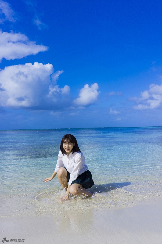 日本女星武田玲奈海边写真 上演湿身诱惑