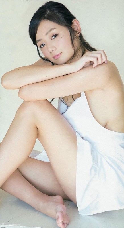 片山萌美写真清新甜美 真空上阵灿笑嫣然