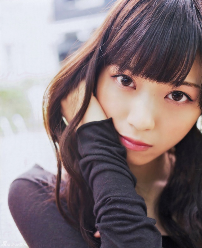 日女星西野七濑穿碎花裙露浅笑超清新