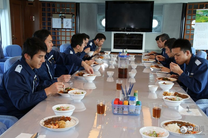 【多图】日本海上保安厅巡视船的美味海鲜咖喱