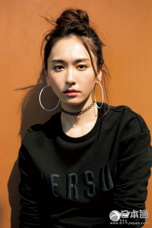 拥有超小脸蛋的日本女艺人