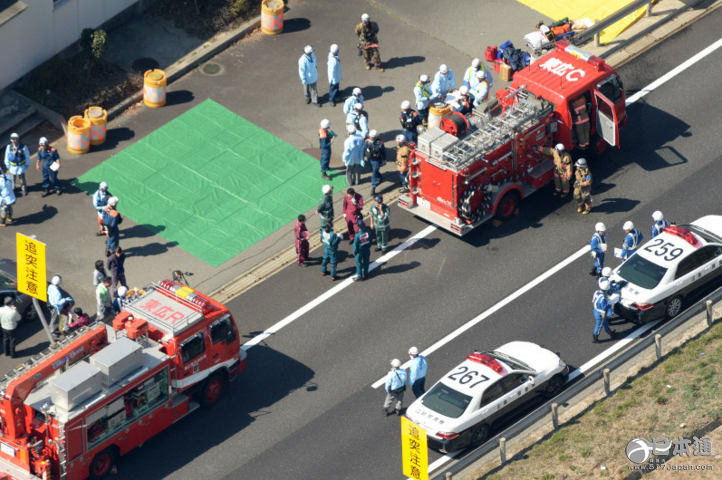 东广岛市一隧道发生12车追尾的重大交通事故