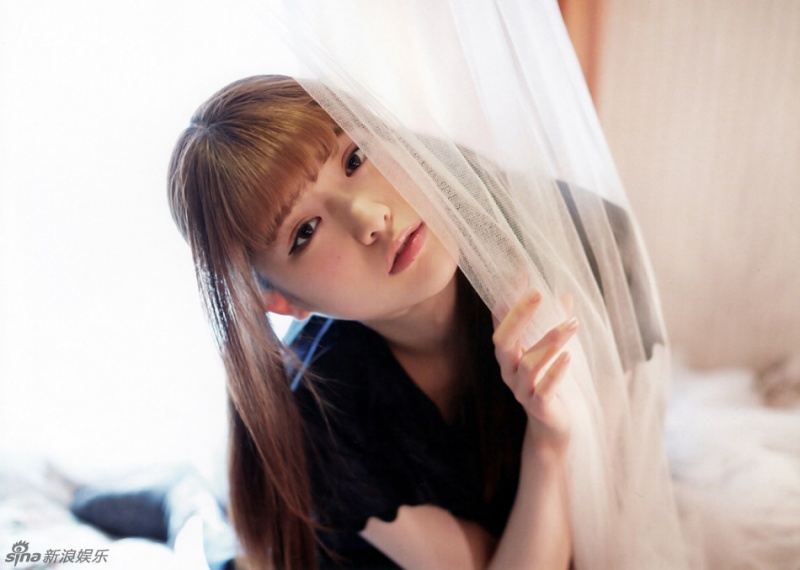 日本少女偶像双马尾写真 圆脸可爱卖萌