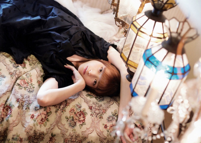 日本少女偶像双马尾写真 圆脸可爱卖萌