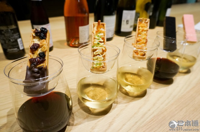 突破！东京丸之内星巴克开始出售酒精饮品