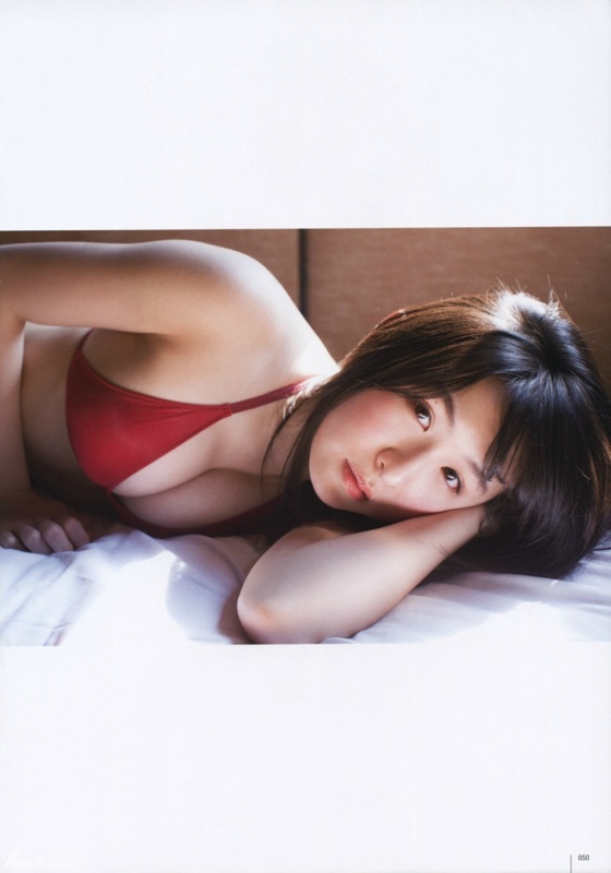 川本纱矢比基尼写真曝光 露雪白美腿巨乳