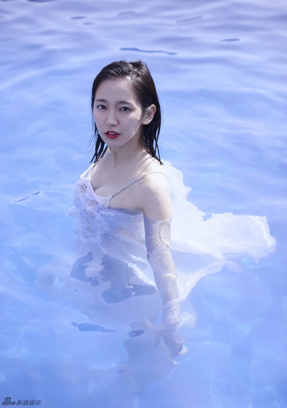 日本少女海滩泳装写真 性感薄纱湿身诱惑