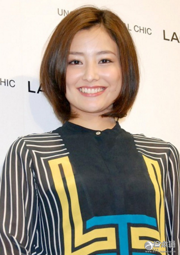 日本女演员原田夏希与同龄医生男友闪婚
