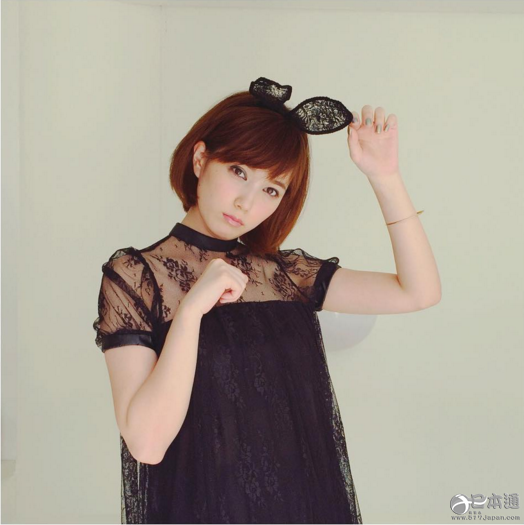 本田翼晒清新美照 戴“兔耳”造型发箍卖萌