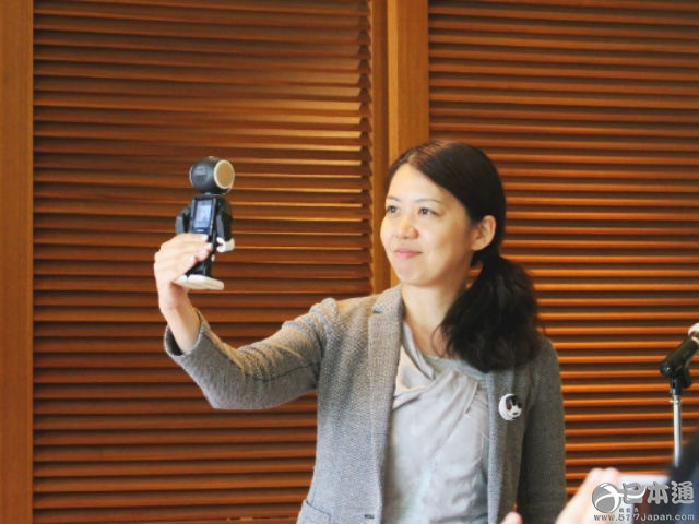 新奇！日本制作出机器人电话