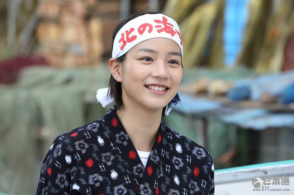 呆萌“小海女” 能年玲奈迎23岁生日