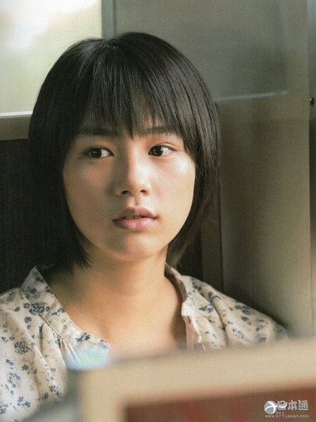 呆萌“小海女” 能年玲奈迎23岁生日