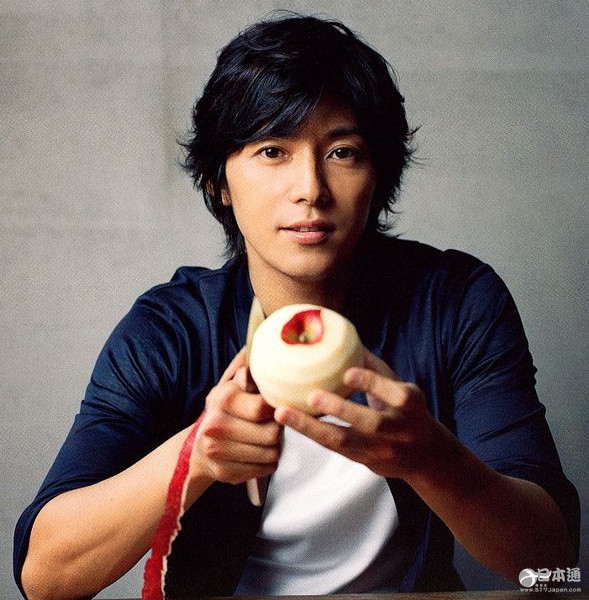 日本男演员藤木直人迎44岁生日