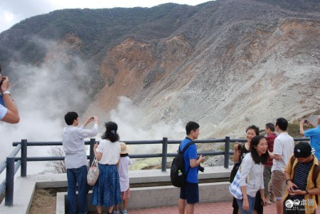 日本神奈川县箱根山大涌谷重新开放