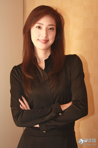 日本女星天海祐希迎49岁生日 日本女星天海祐希迎49岁生日