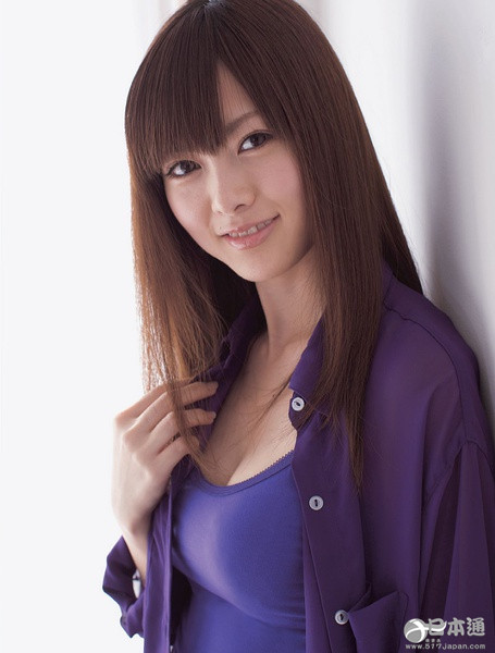 偶像组合乃木坂46成员白石麻衣迎24岁生日