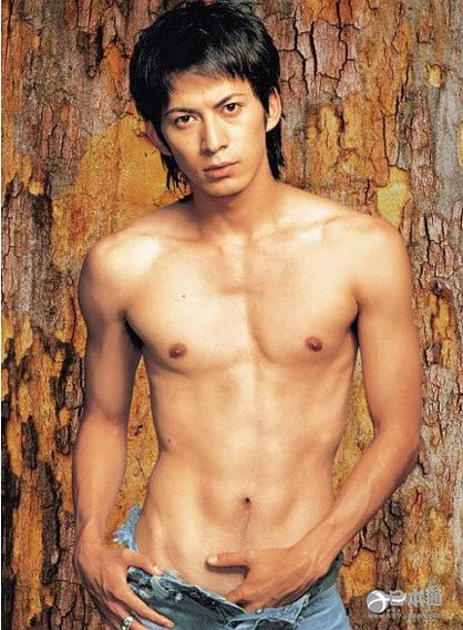 日本人气男星冈田准一迎36岁生日