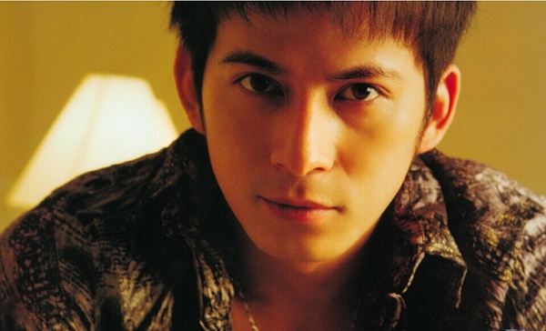 日本人气男星冈田准一迎36岁生日