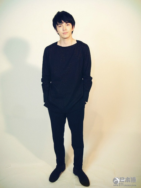 日本人气男演员林遣都迎来26岁生日