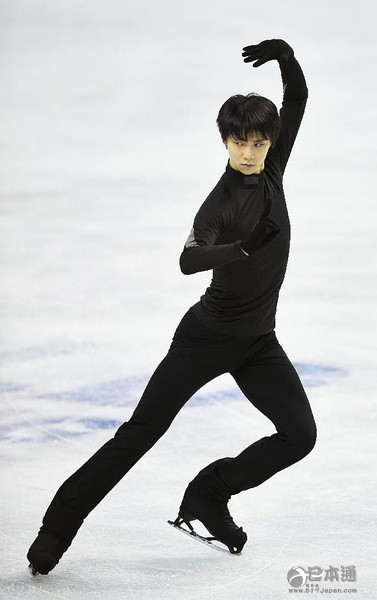 日本花样滑冰男选手羽生结弦迎22岁生日