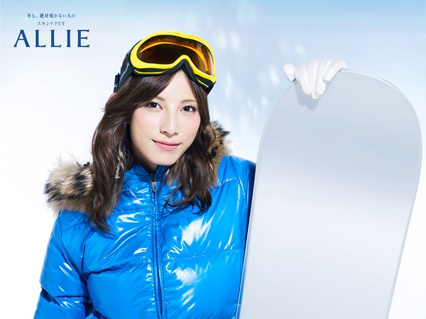 日本女演员加藤爱迎34岁生日