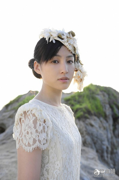 日本女演员平田薰迎来27岁生日