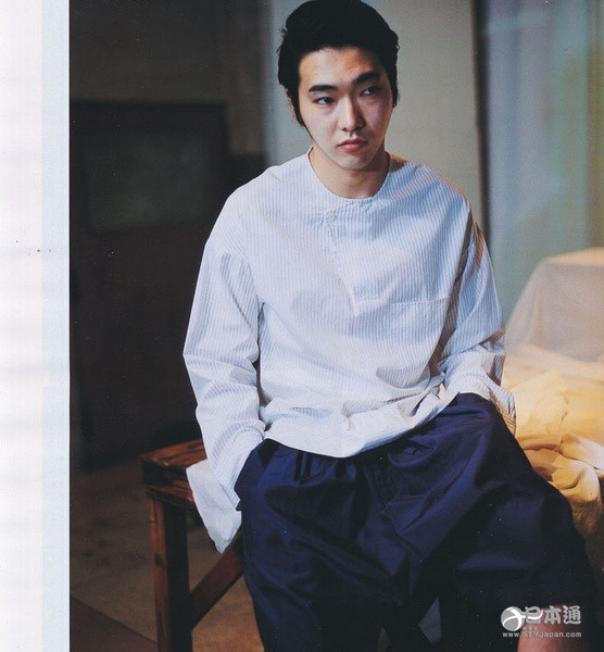 日本男演员柄本佑迎来30岁生日