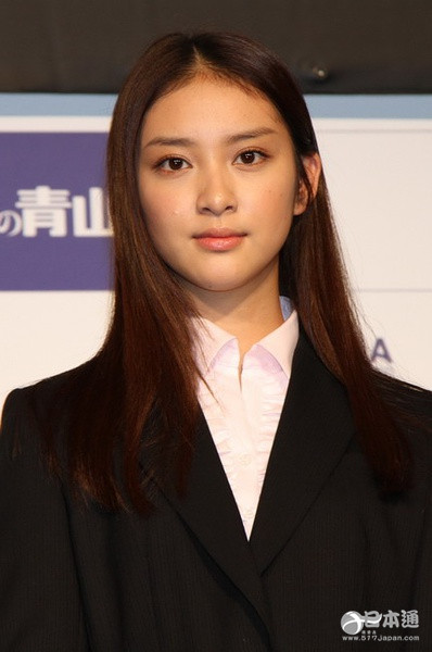 日本女演员武井咲迎来23岁生日