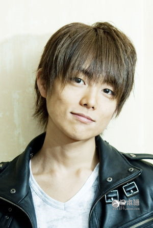 比女生还可爱？男性艺人们的女装