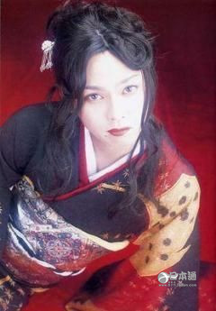 比女生还可爱？男性艺人们的女装